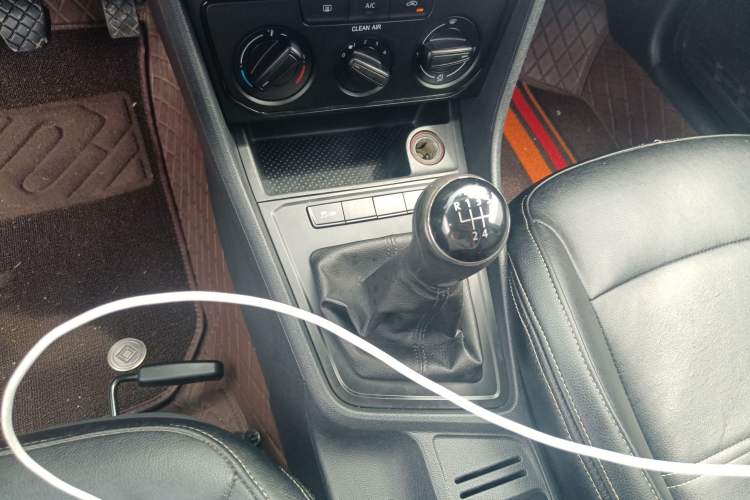 Used Volkswagen Lavida 2017 1.6L Manual Fashion Edition Gear Lever