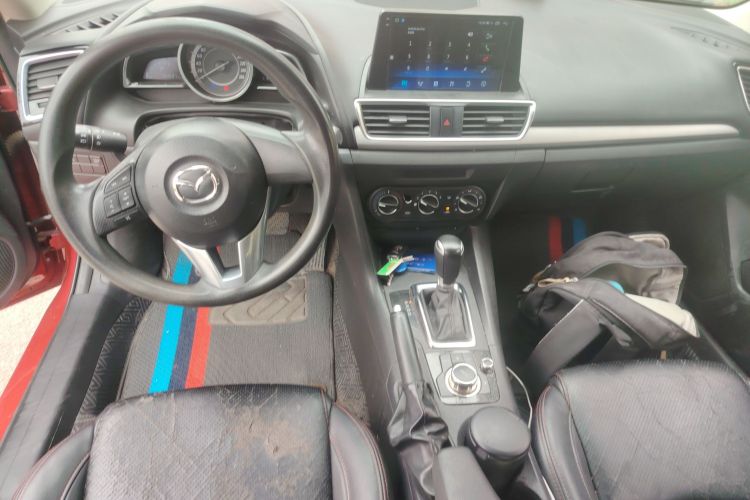 Used Mazda 3 Axela 2016 Sedan 1.5L Automatic Comfort Model Center Console