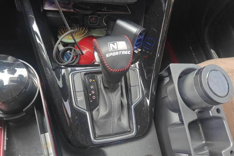 Used Kia Sportage R 2018 2.0L Automatic Smart Luxury Version China V Standard Audio And AC Panel