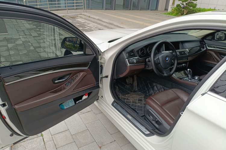 Used BMW 5 Series 2014 525Li Luxury Design Package
