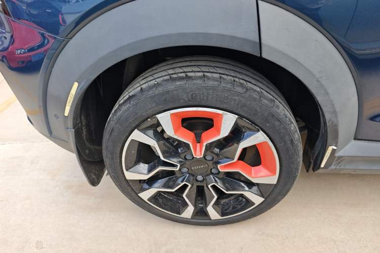 Used Lynk & Co 06 2021 1.5T Shero Pink Special Edition Right Rear Wheel Hub