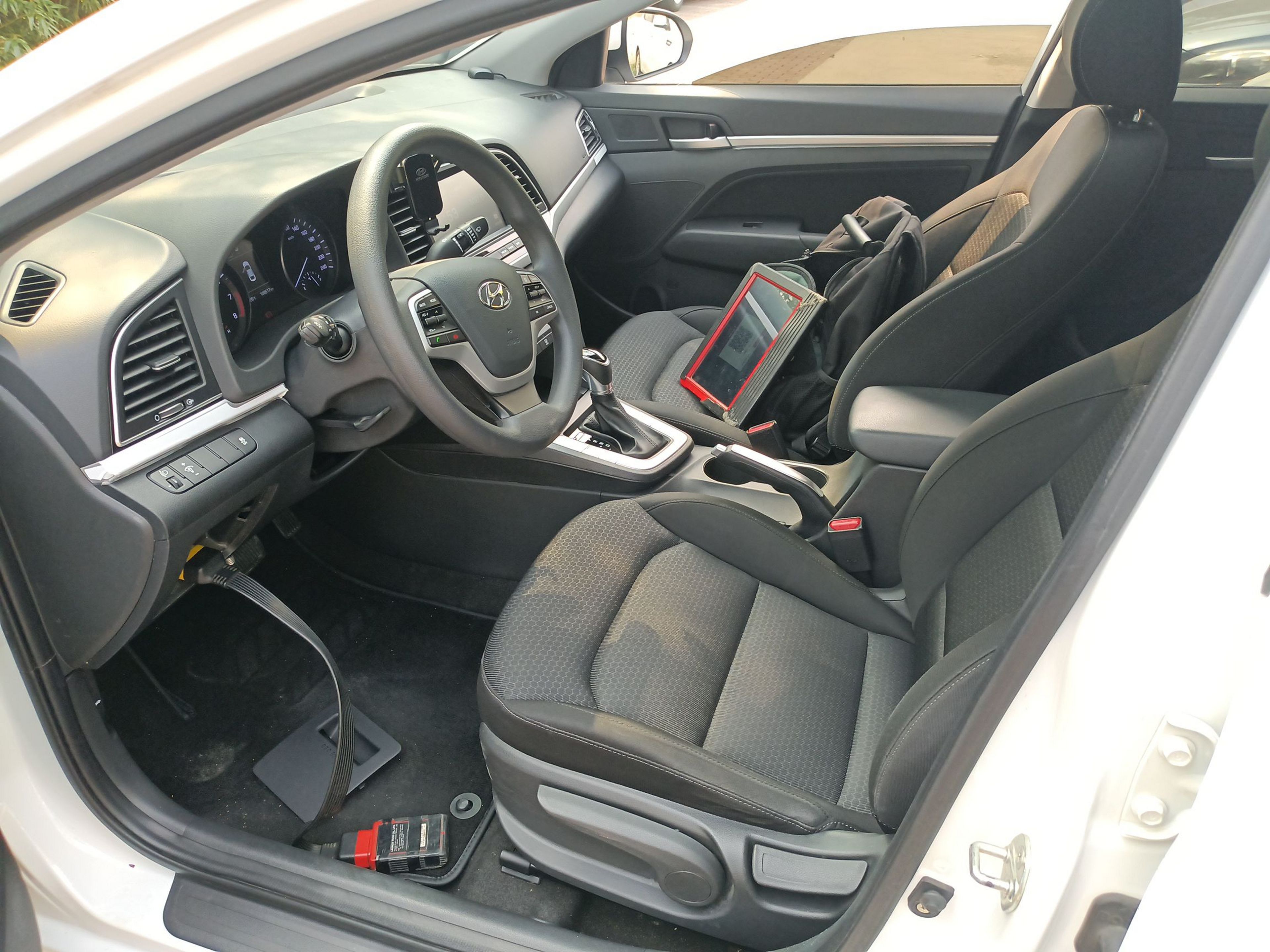 Переднее сиденье в автомобиле