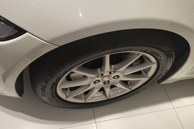 Used Jaguar XJ 2015 XJL 3.0 SC Two-Wheel-Drive Panoramic Business Edition

