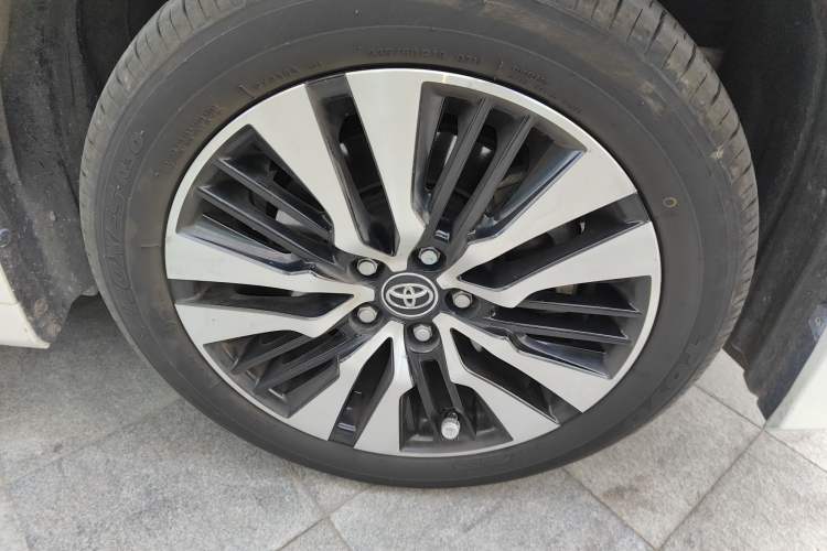 Used Toyota Alphard 2018 Revised Version 3.5L Premium Edition
