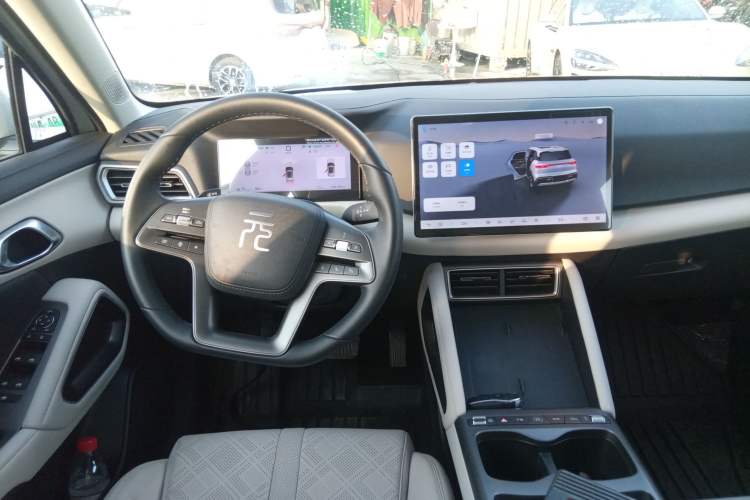 Used BYD Yuan UP 2025 Intelligent Driving Version 401 km Leading Edition