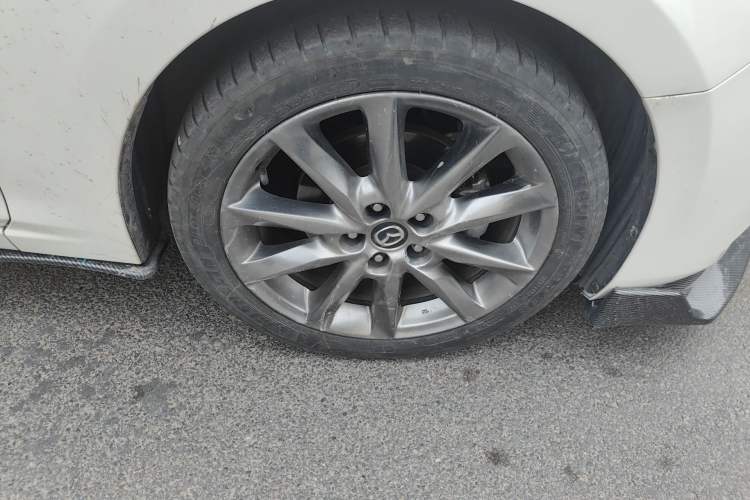 Used Mazda 3 Axela 2017 Hatchback 2.0L Automatic Luxury Model Emission Standard China V Right Front Wheel Hub