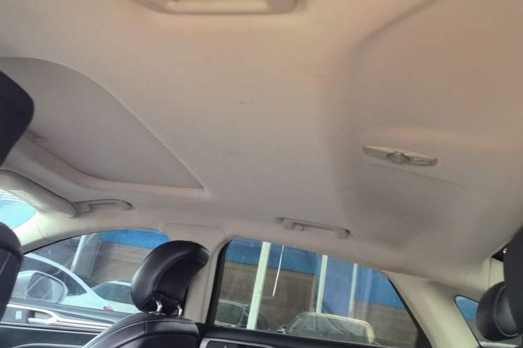 Used Ford Mondeo 2017 EcoBoost 180 Luxury Model Headliner