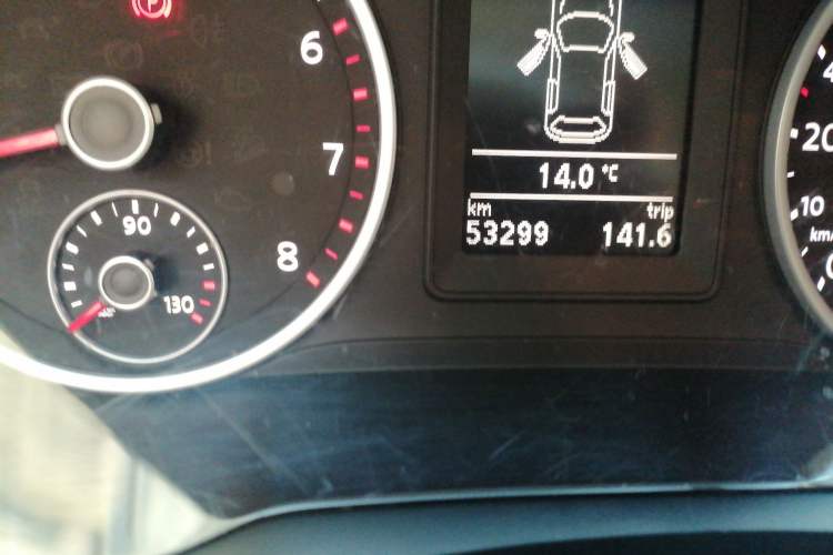 Used Volkswagen Tiguan 2015 1.8TSI Automatic Two-Wheel Drive Comfort Edition Odometer Close Up