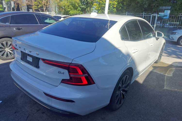 Used Volvo S60 2024 B4 Zhiyuan Luxury Edition