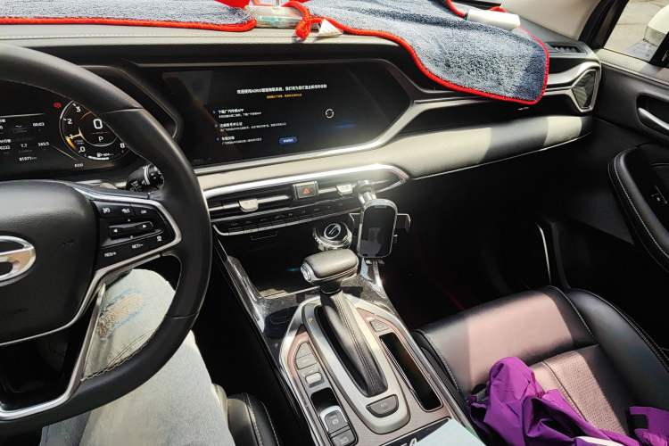 Used GAC Trumpchi GS4 2022 270T Automatic Smart Drive Technology Edition (Upgraded Version) Audio And AC Panel