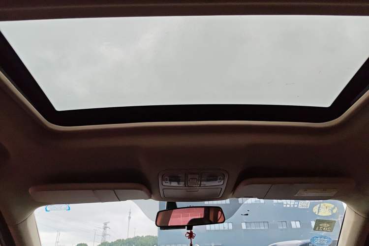 Used Dongfeng Fengon 580 2017 Revised Version 1.5T CVT Luxury Edition Headliner