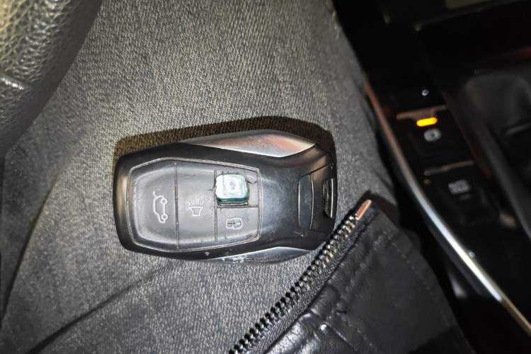 Used Soueast DX7 2018 Prime 1.5T Manual Smart Connect Starry Edition China V Standard Interior 1