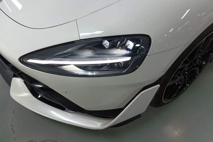 Used Xiaomi Auto SU7 Ultra 2025 Ultra Model Left Front Headlight