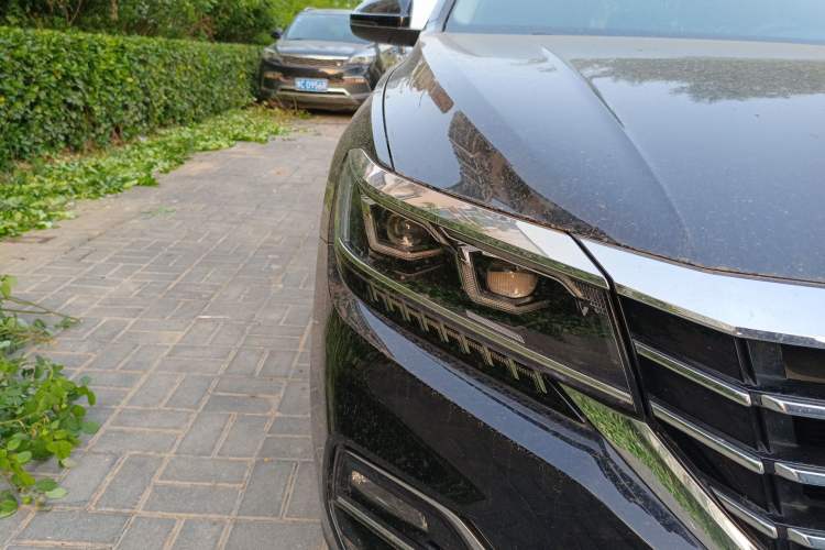 Used Volkswagen Passat 2019 330TSI Luxury Edition China VI Standard
