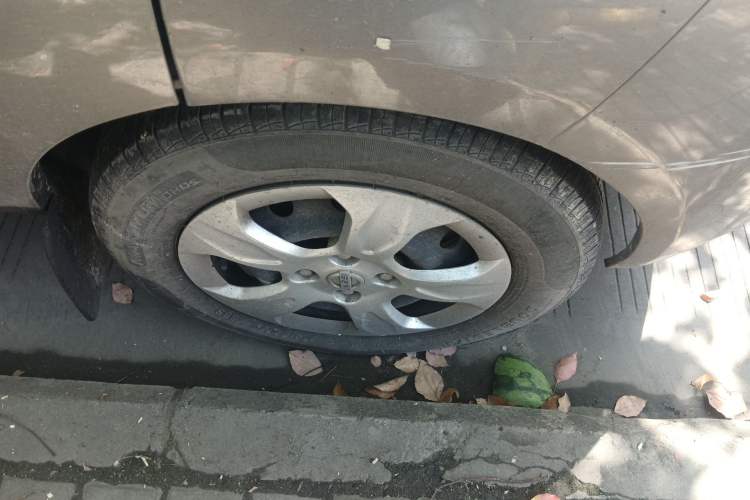 Used Jinbei Hiace X30 2023 1.5L Business-Style Passenger Van 5/6/7-Seater Non-Air-Conditioned Version SWC15M
