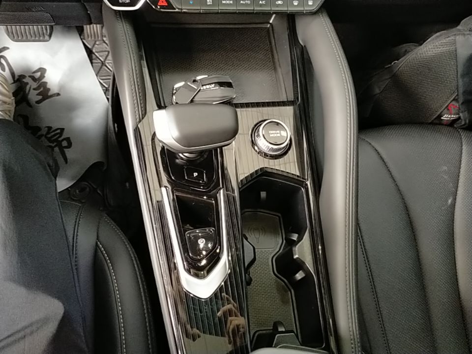 Geely Auto Monjaro L 2024 2.0TD DCT EVO Two-Wheel Drive Long-Range Version — снимка 18
