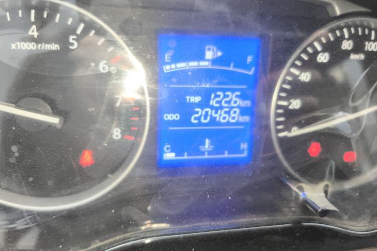 Used CHANGAN KUAYUE Xing V7 2022 1.6L Gasoline Luxury Model 2-Door Dual-Swing Doors DAM16KR Odometer Close Up