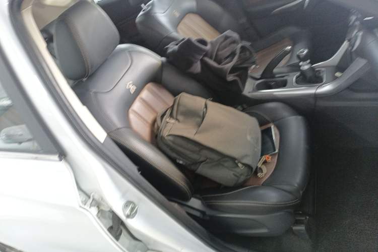 Used BYD Song 2016 GaiShi Edition 1.5TI Manual Elite Model
