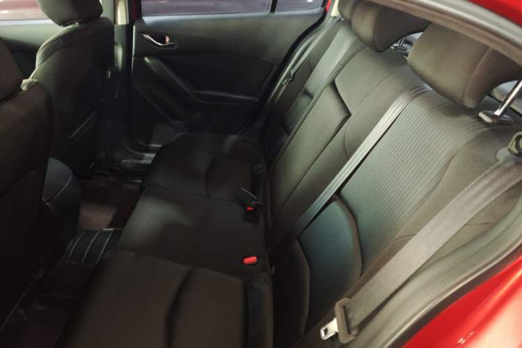 Used Mazda 3 Axela 2016 Sedan 1.5L Automatic Luxury Model