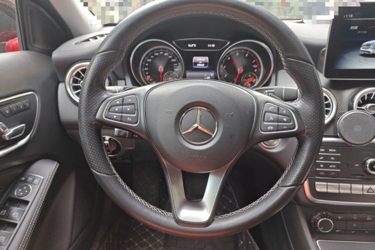 Used Mercedes-Benz GLA 2018 GLA 220 4MATIC Sport Edition Steering Wheel