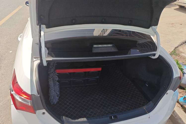 Used Toyota Corolla 2017 Revised Version 1.6L S-CVT GL Trunk