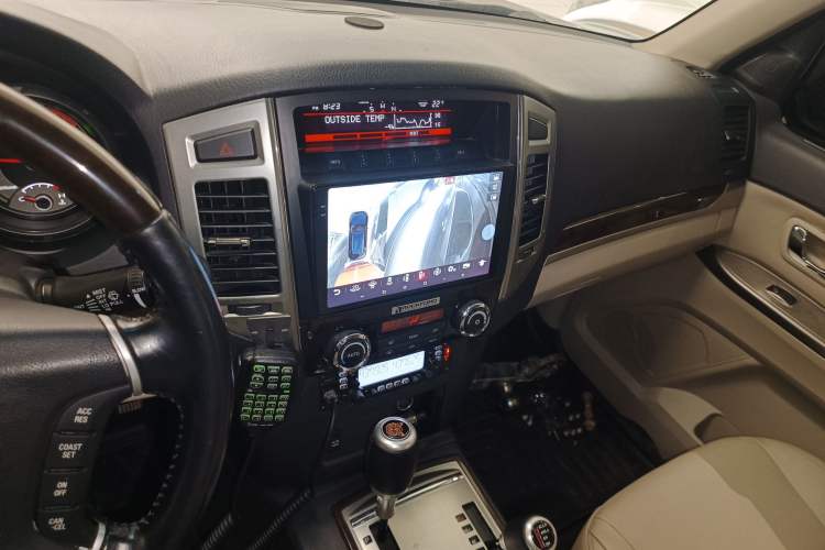 Used Mitsubishi Pajero 2018 V97 3.8L 5-Door GLS Sunroof Dual Differential – Middle East