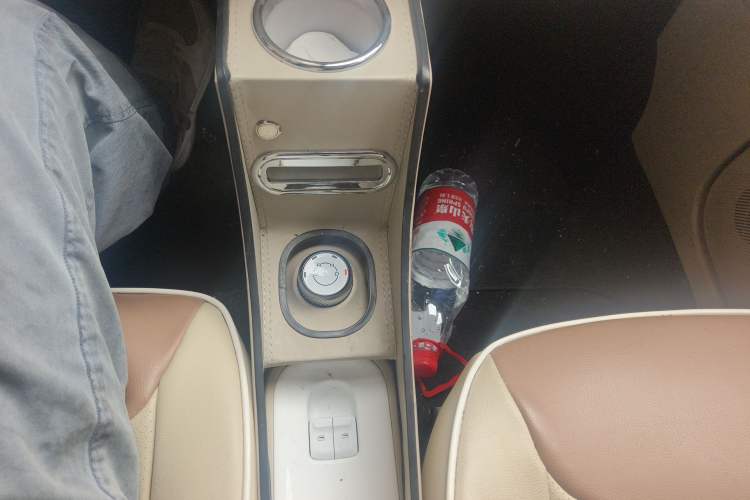 Used Wuling Hongguang MINIEV 2024 3rd Generation 215km Advanced Version Gear Lever