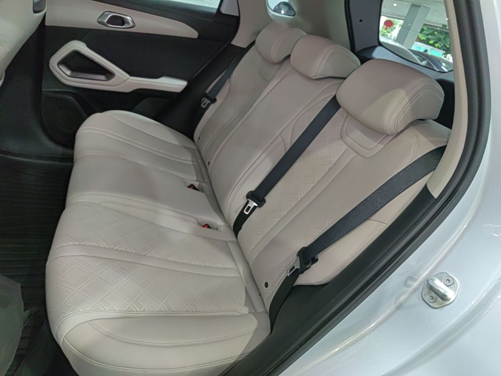 BYD Yuan UP 2025 Model 301KM Leading Version — снимка 20