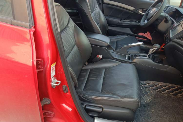 Used Honda Civic 2014 1.8L automatic luxury edition
