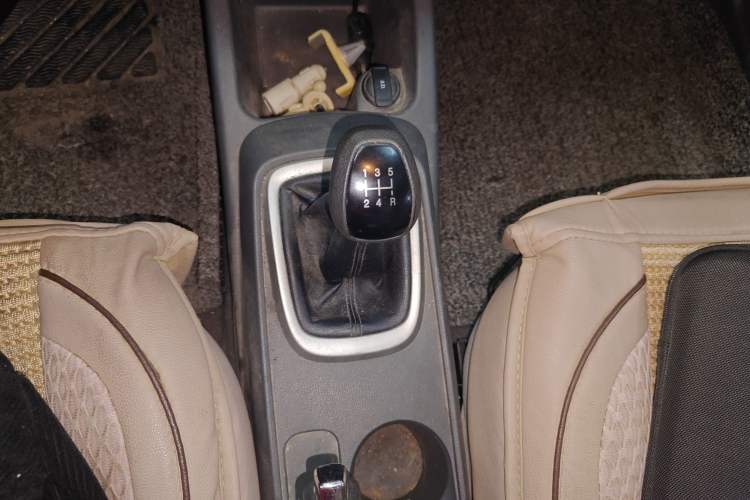 Used Chevrolet Sail 2015 Sail 3 1.5L Manual with Ideal Sunroof Edition Gear Lever