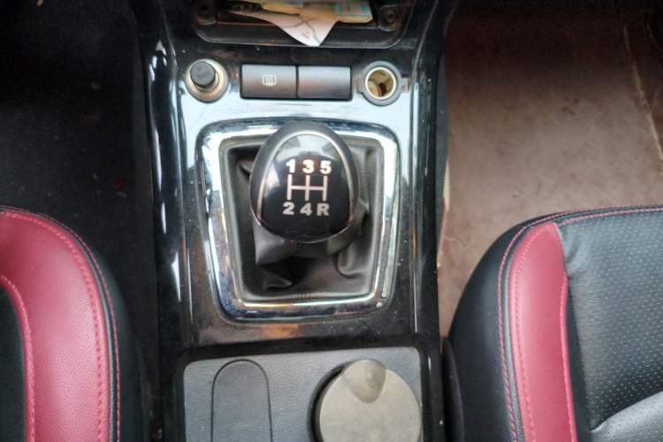 Used HYOSOW S3 2014 1.5L Comfort Version China IV Emission Standard Gear Lever