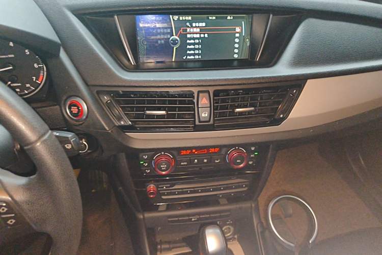 Used BMW X1 2012 sDrive18i Luxury Edition Audio And AC Panel