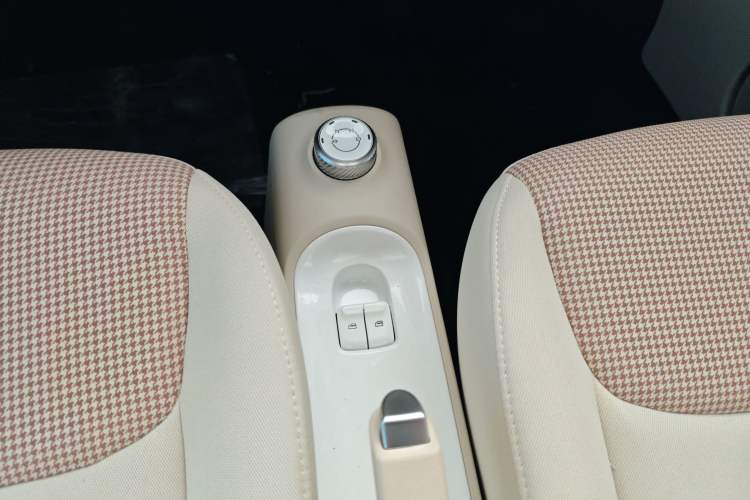 Used Wuling Hongguang MINIEV 2024 3rd Generation 215km Youth Edition Gear Lever