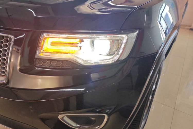 Used Jeep Grand Cherokee 2016 3.0L Comfort Navigation Edition Left Front Headlight