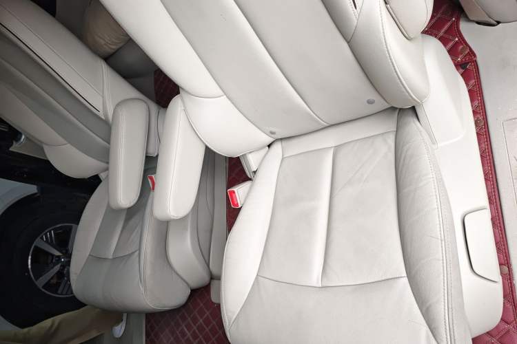 Used Buick GL8 2021 Land Cruiser Executive Class 652T Luxury Model Left Rear Seat