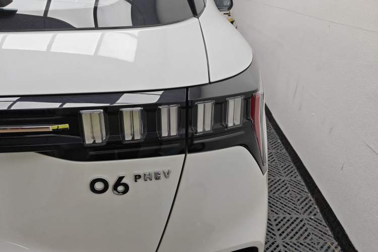 Used Lynk & Co 06 EM-P 2023 1.5T Remix PHEV Pro