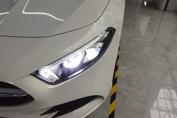 Used Mercedes-Benz A-Class 2021 A 200 L Sport Sedan Fashion Model
