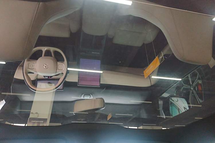 Used Nio ET5T 2024 75kWh Touring Headliner