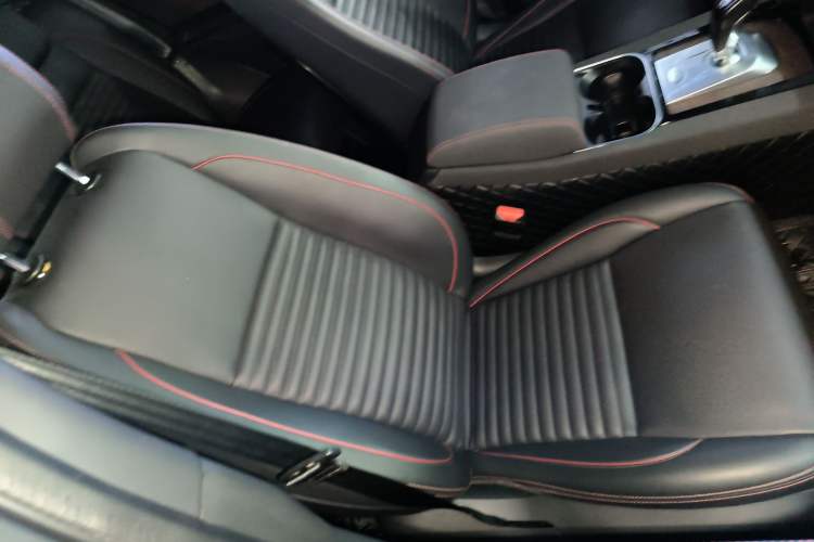 Used Land Rover Discovery Sport New Energy 2021 P300e Performance Tech Edition
