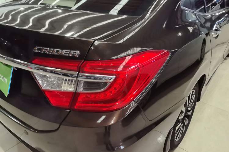 Used Honda Crider 2015 1.8L automatic luxury edition
