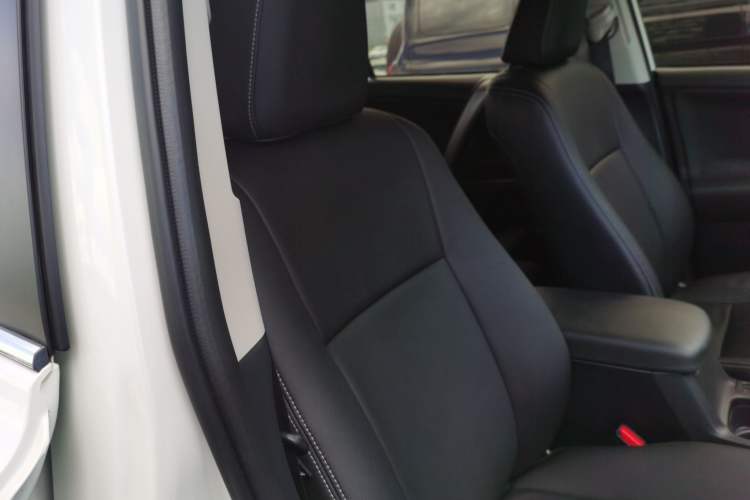 Used Toyota RAV4 2018 2.0L CVT Two-Wheel Drive Fashion X Edition
