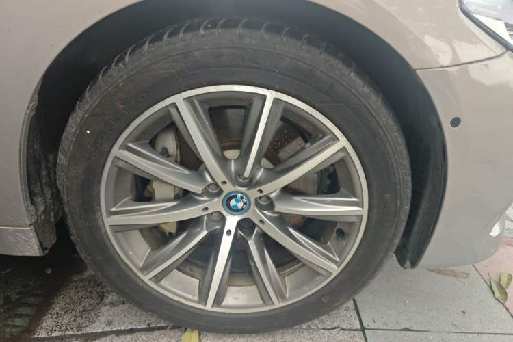 Used BMW 5 Series New Energy 2018 530Le Luxury Package Right Front Wheel Hub