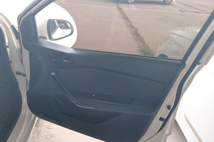 Used Baojun 310 2016 1.2L manual Comfort trim level
