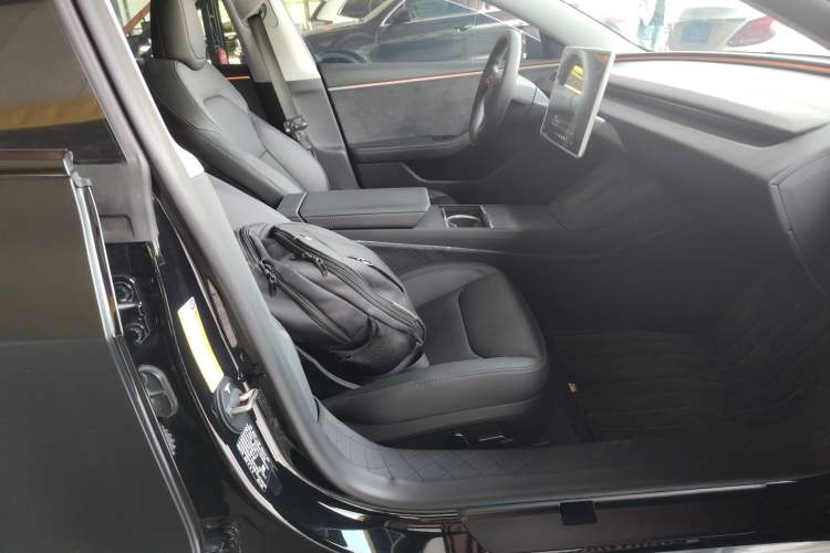 Used Tesla Model 3 2023 Long-Range All-Wheel-Drive Version