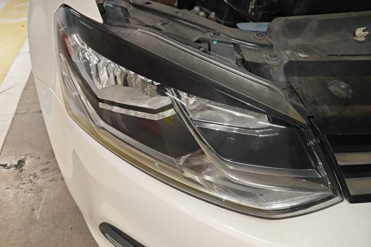 Used Volkswagen Polo 2016 1.6L Automatic Comfort Model
