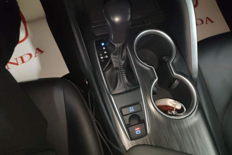 Used Toyota Camry 2023 2.0G Luxury Edition Gear Lever