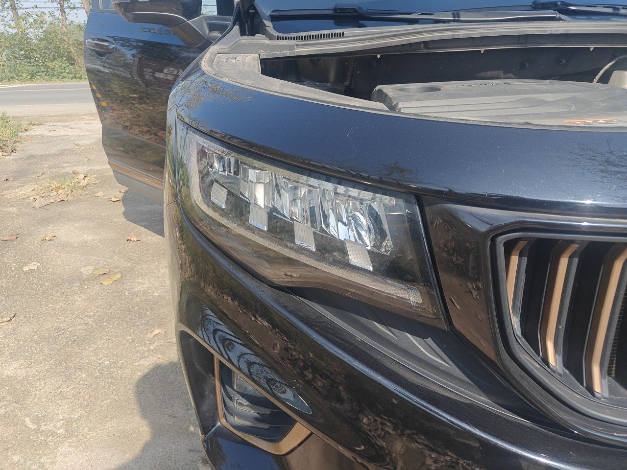 Geely Auto Haoyue 2022 1.8TD DCT Black Gold Limited Edition 7-Seater — снимка 7
