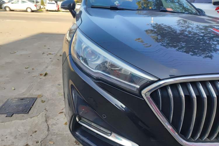 Used Hongqi H5 2020 1.8T Automatic Smart Connect Flagship Edition Right Front Headlight