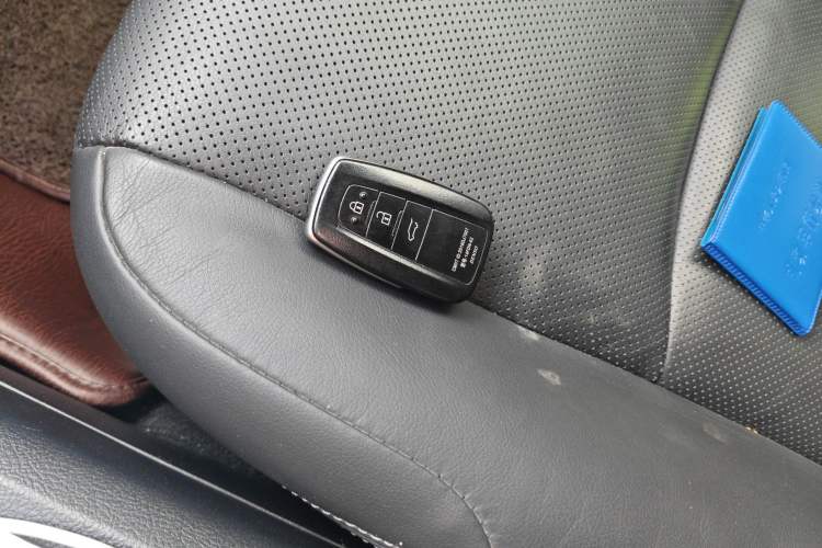 Used Toyota Prado 2018 3.5L Automatic TX-L Vehicle Key