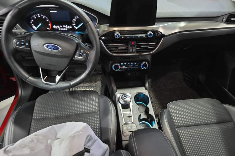 Used Ford Focus 2019 Sedan EcoBoost 180 Automatic Trend Edition
